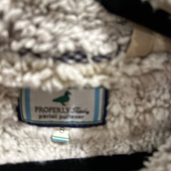 Small Sherpa pullover women’s size small - Picture 3 of 6